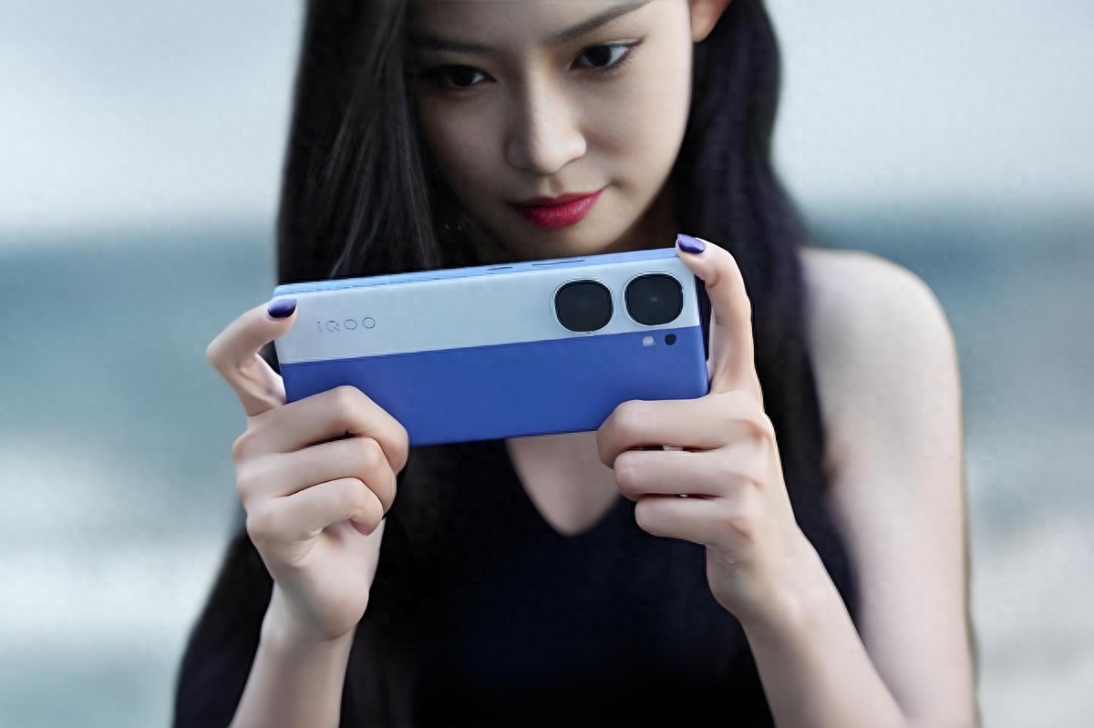 从3299跌至1854,5500mAh+骁龙8Gen3+IMX921,从高端跌至低端市场