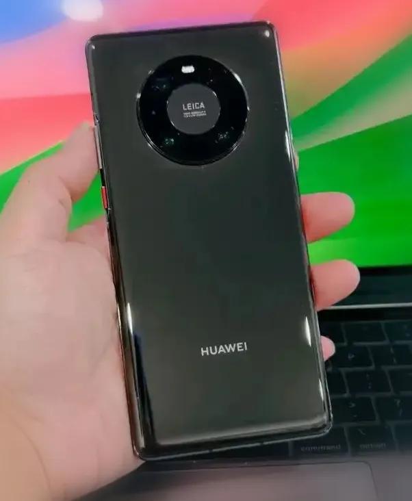 你的华为Mate40系列手机还在用吗
