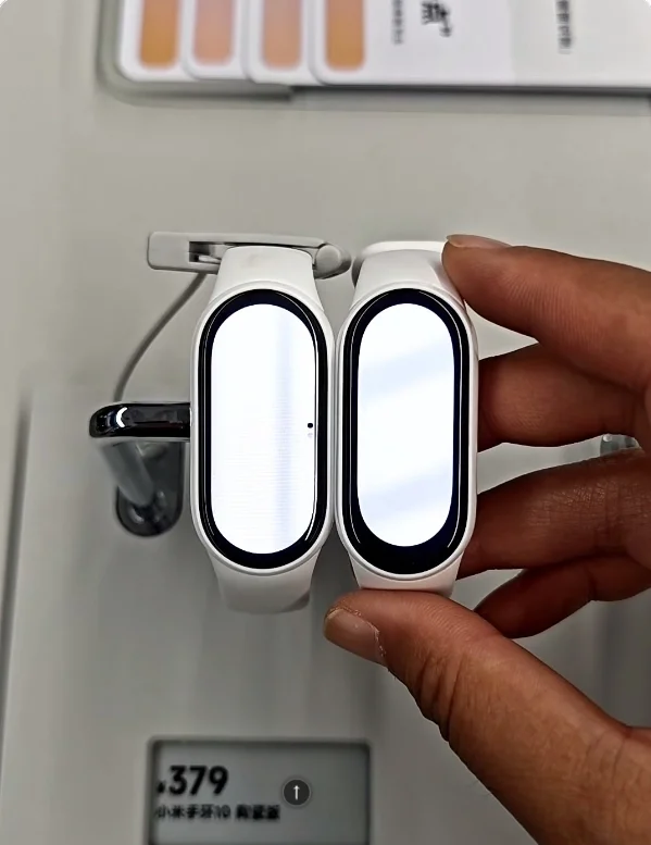 小米手环10/9真机对比图来了：史诗升级 首次四边等宽！