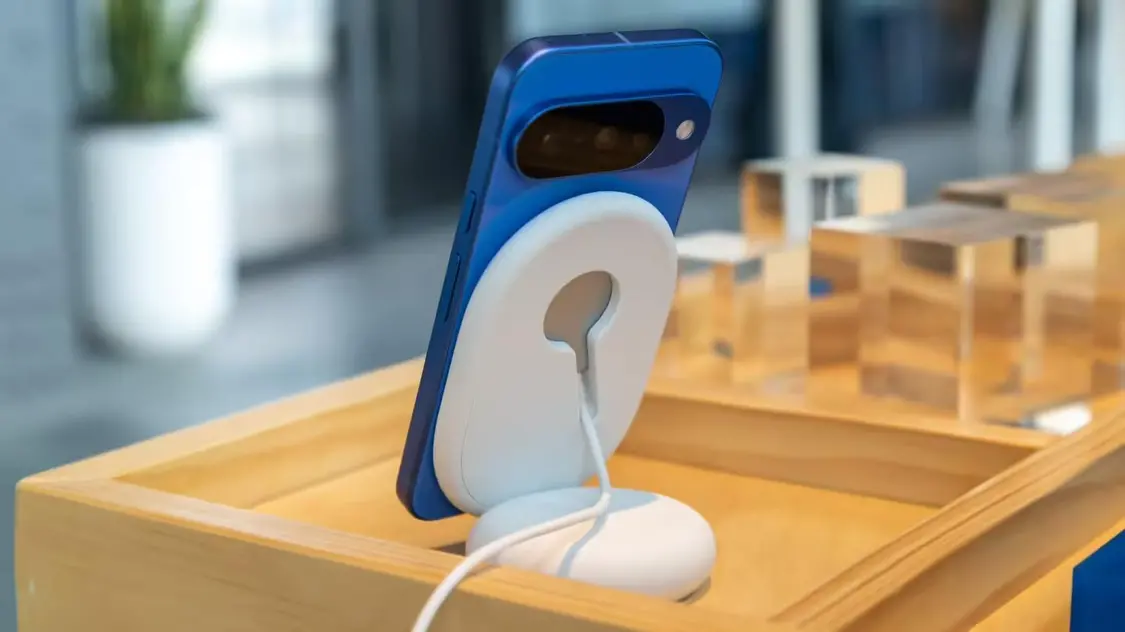 Pixel 10 on the Pixelsnap Charger with Stand